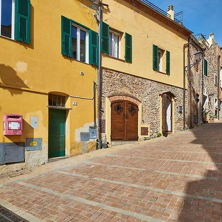 Acasadigiuly Villa Ceriale Bagian luar foto