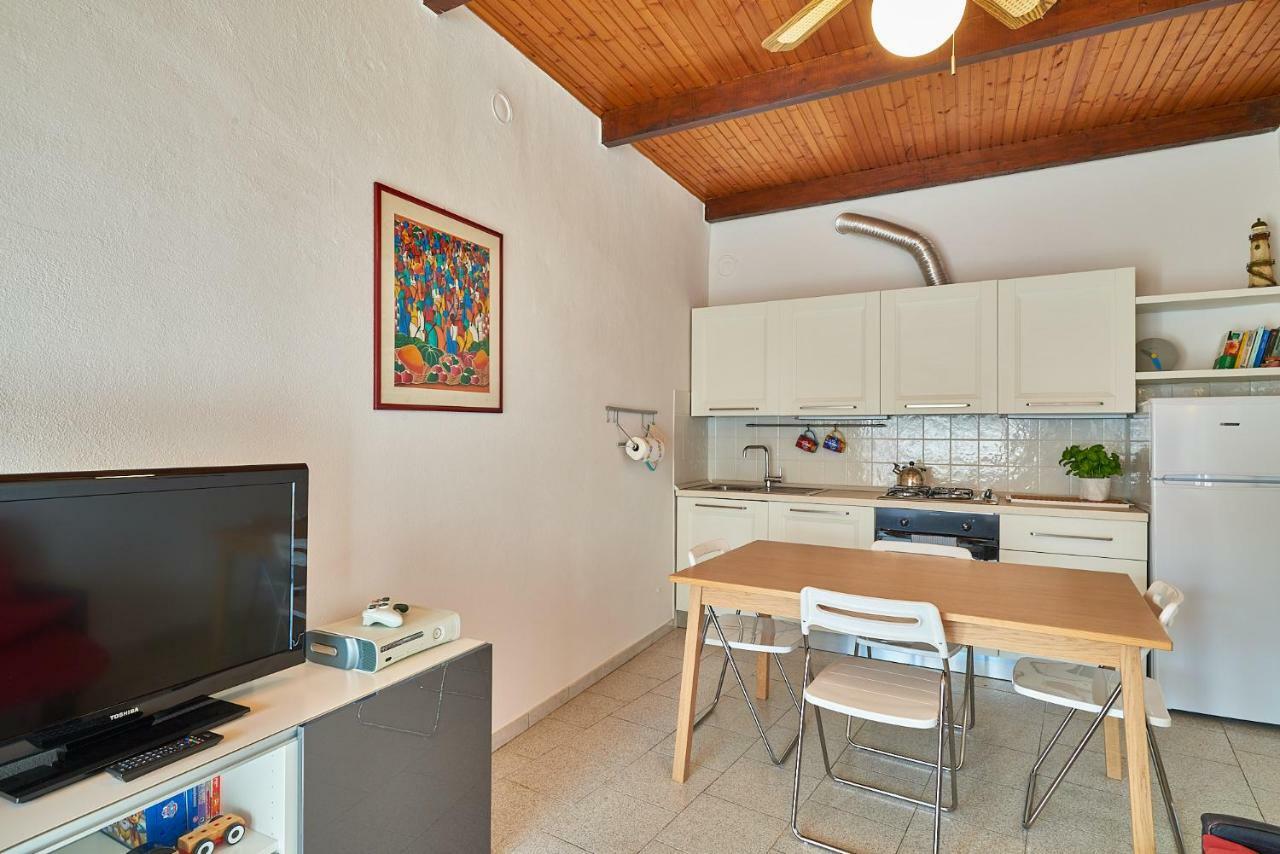 Acasadigiuly Villa Ceriale Bagian luar foto